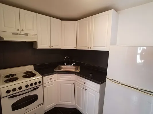 Rented by Compass | media 18