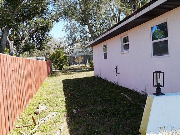 3rd image of 18434 Goodman Cir