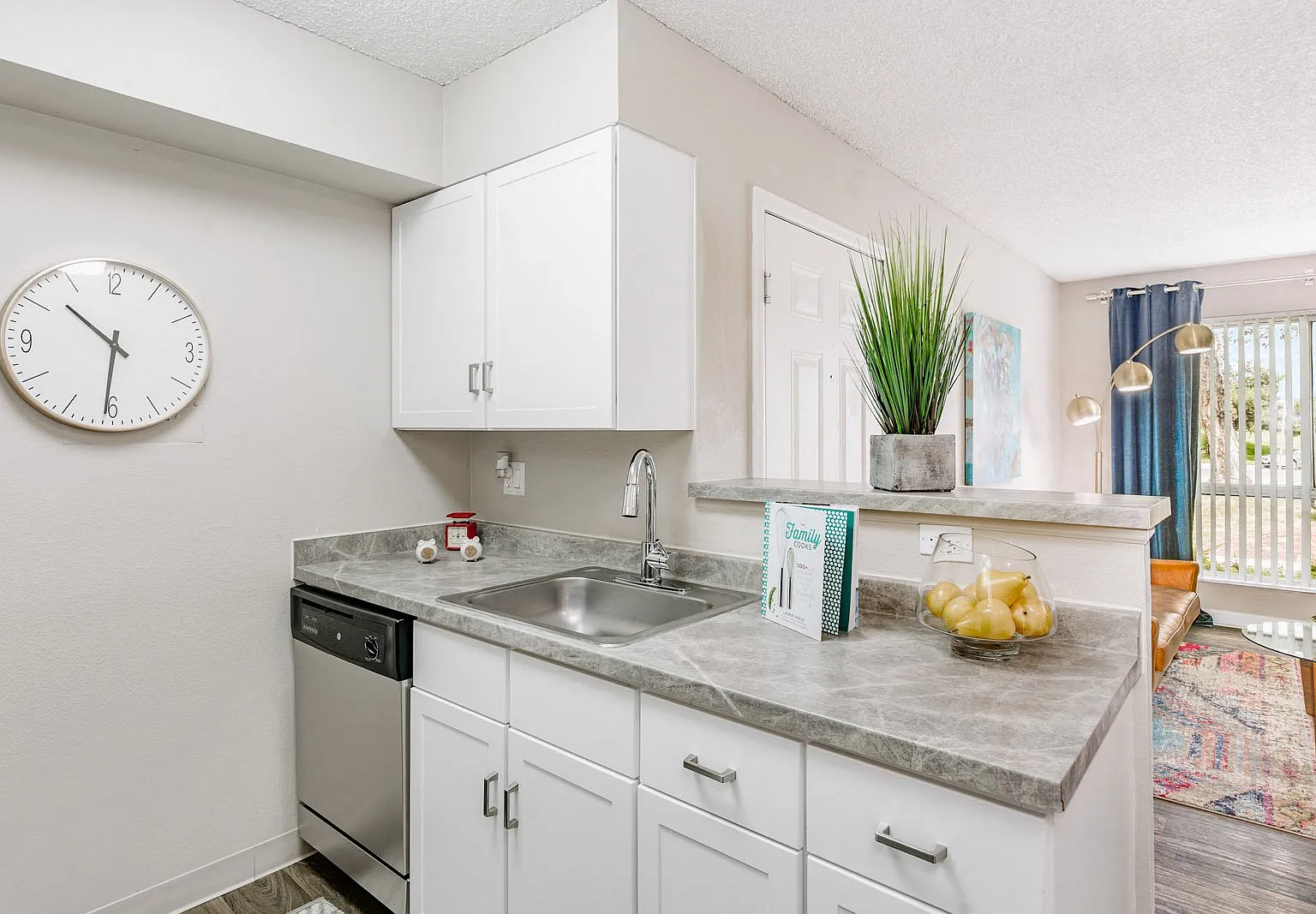 Sloan's Lake Apartments — Photo 2