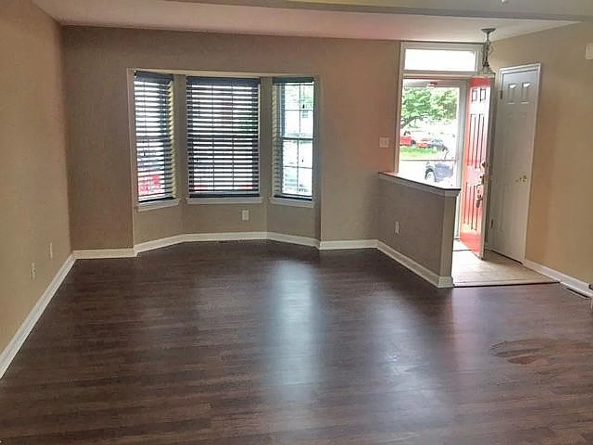 Building Photo - 742 Reedy Cir
