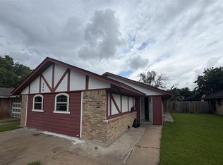 626 N 12th St, La Porte, TX 77571