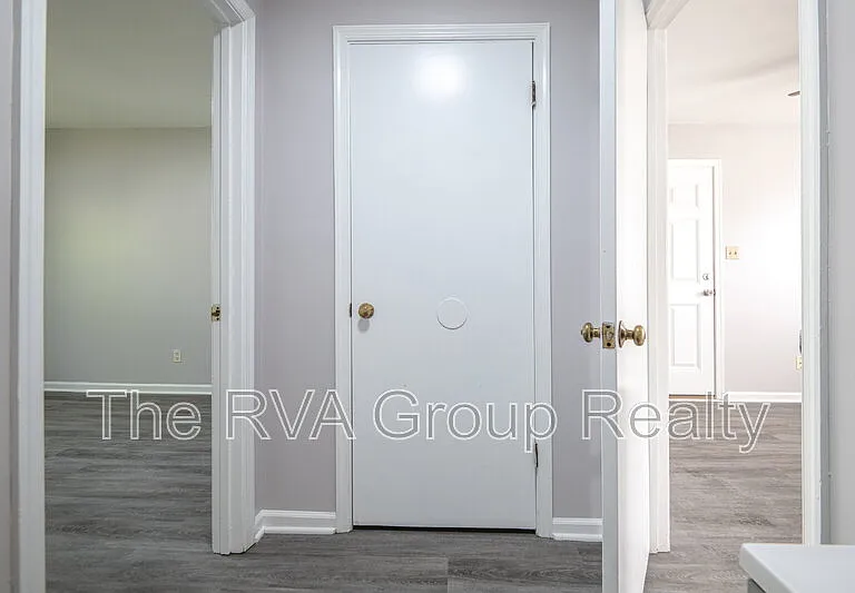 3805 Woodlawn St #12 — Photo 23