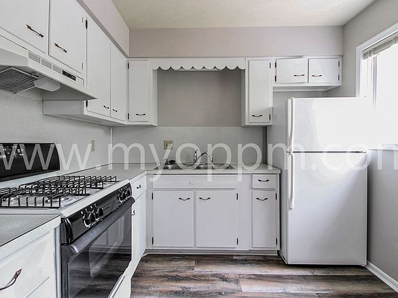 2nd image of 1016 N 47th Ave #1016/02