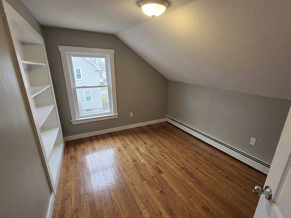 4th image of 830 County St #4