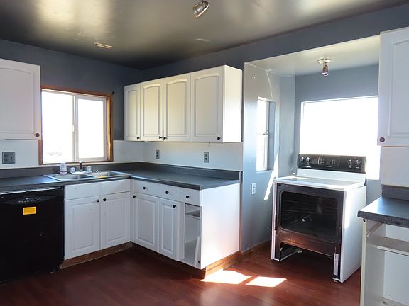 3rd image of 1939 Lichens Rd