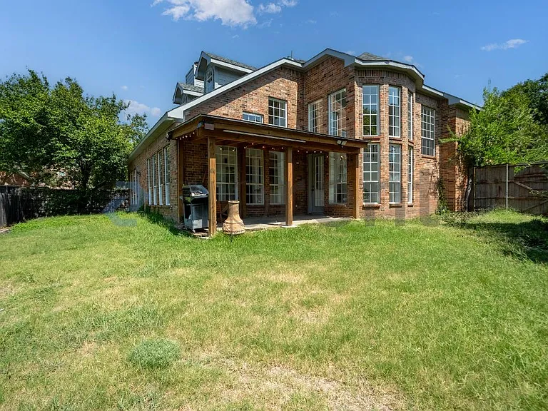 4509 Brittany Dr — Photo 8