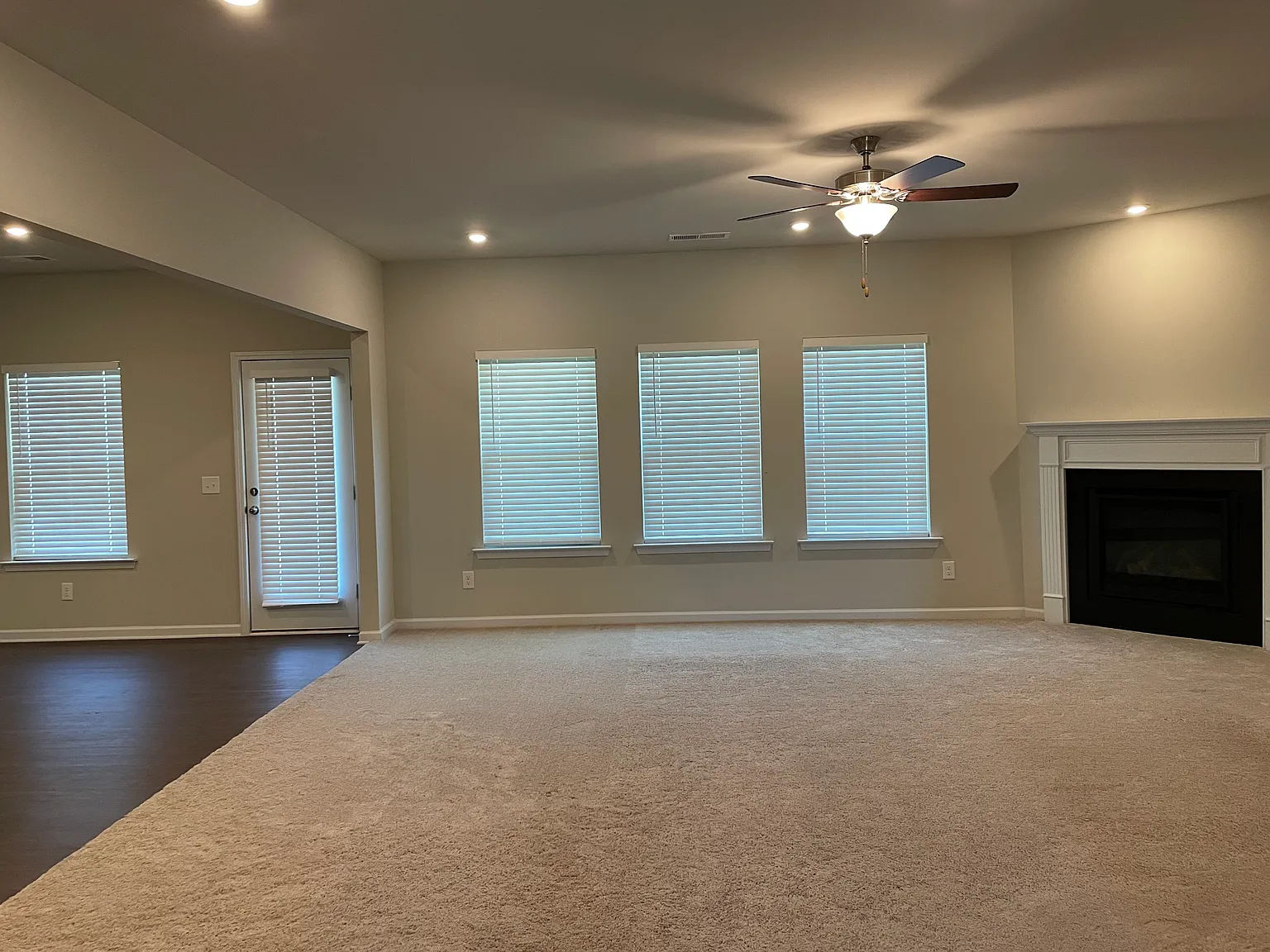 4 bed, 2.5 bath, 2400 sqft, $2,175 — Photo 4