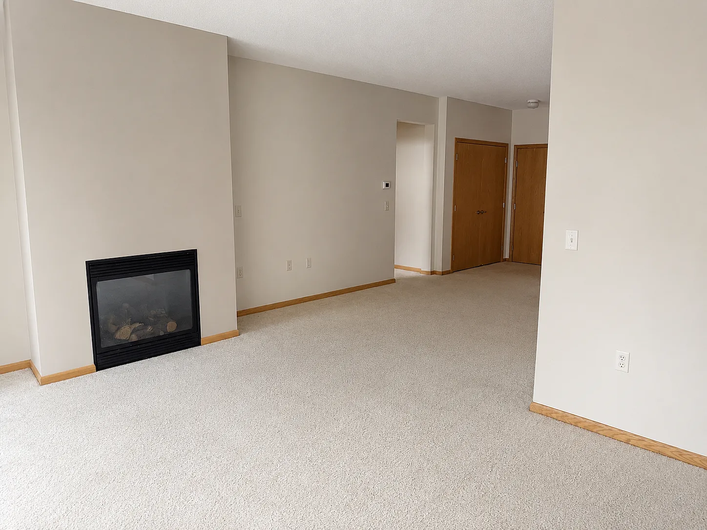 Emerson Hills Apartments — Photo 3