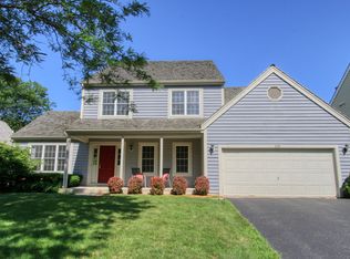 226 Long Hill Rd, Gurnee, IL 60031