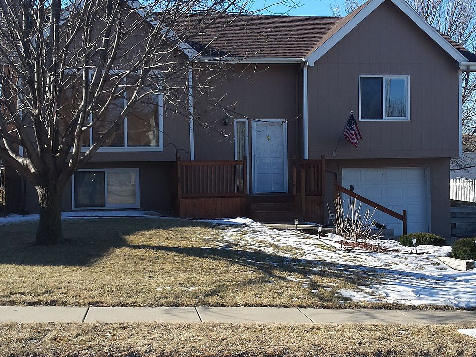 1st image of 8012 S 151st Ave