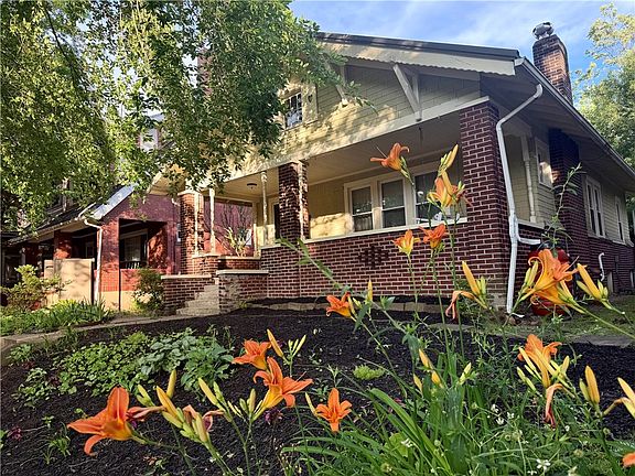 3rd image of 7438 Trevanion Ave