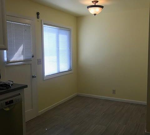 4th image of 482 Matadero Ave #482