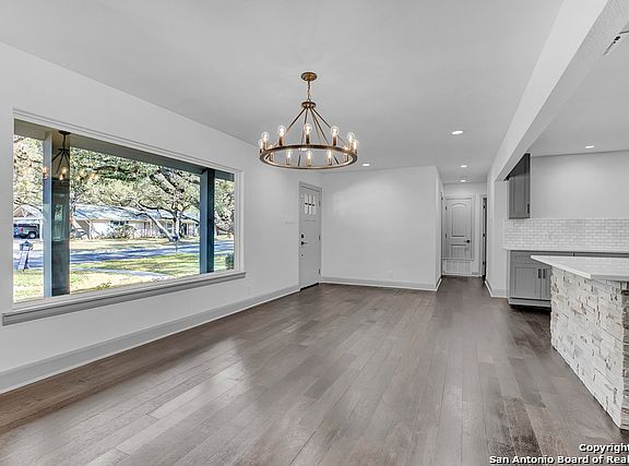 5th image of 1122 Mount Eden Dr