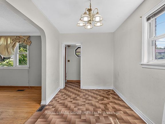 4th image of 10 Rossford Rd