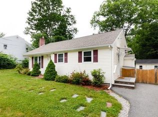 3 Kalmia Rd, Holbrook, MA 02343