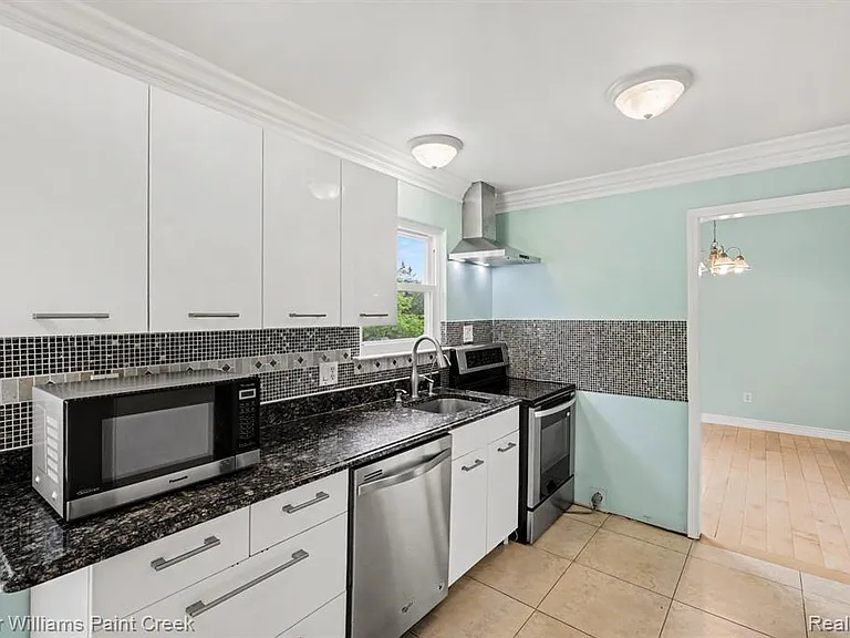 44820 Yorkshire Dr — Photo 7