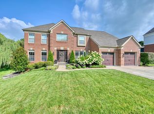 835 Crossings Dr, Crescent Springs, KY 41017