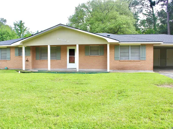 12688 Castle Hill Dr, Baton Rouge, LA 70814
