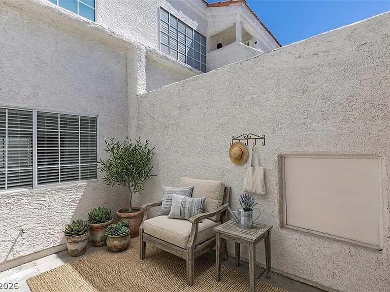 1800 Edmond St #124 — Photo 66