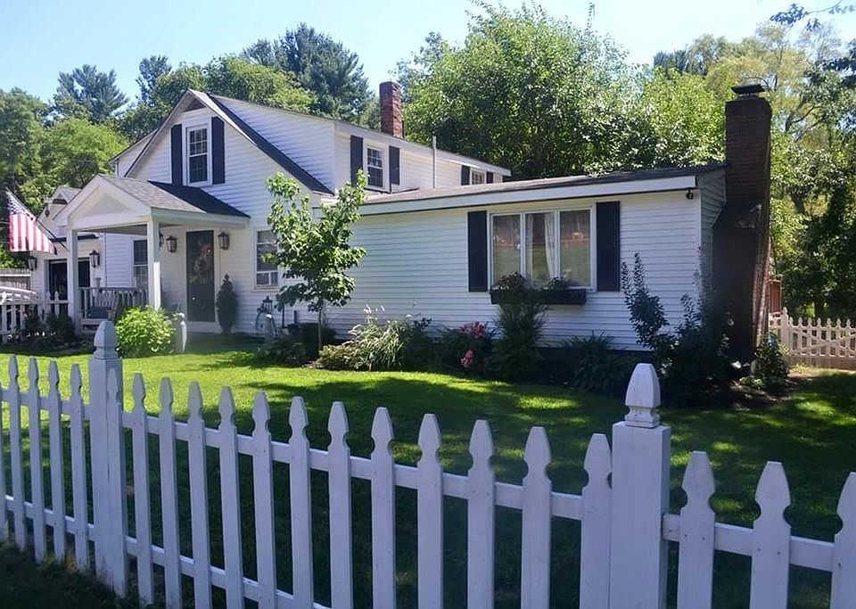 1st image of 131 Lawrence Rd