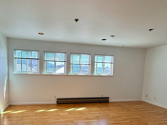 2nd image of 213A Clement St