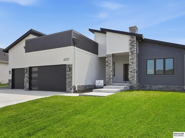 6231 N 207th St, Elkhorn, NE 68022