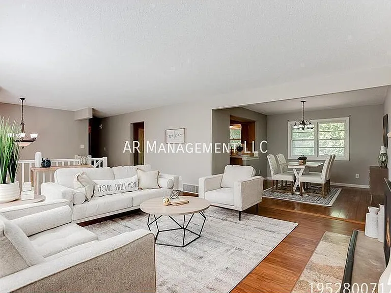 6416 Sherwood Ave — Photo 1