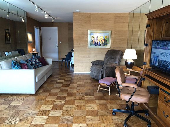 4th image of 4466 W Pine Blvd APT 7A