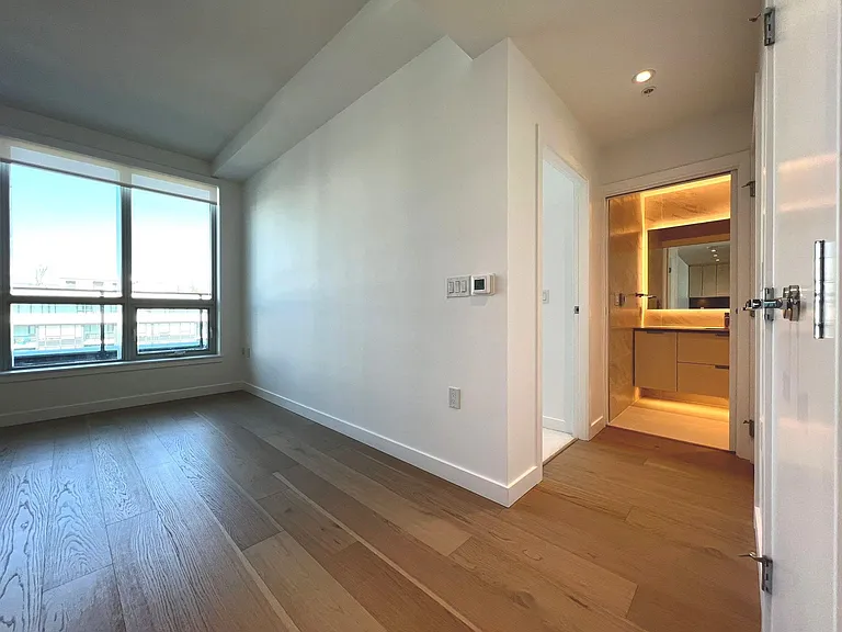 6328 Cambie St #703 — Photo 6