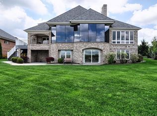 16215 Grand View Rd, Fenton, MI 48430