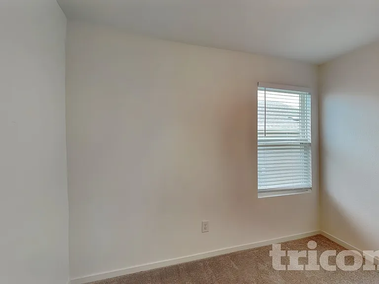 10712 Cowhide Ln — Photo 12