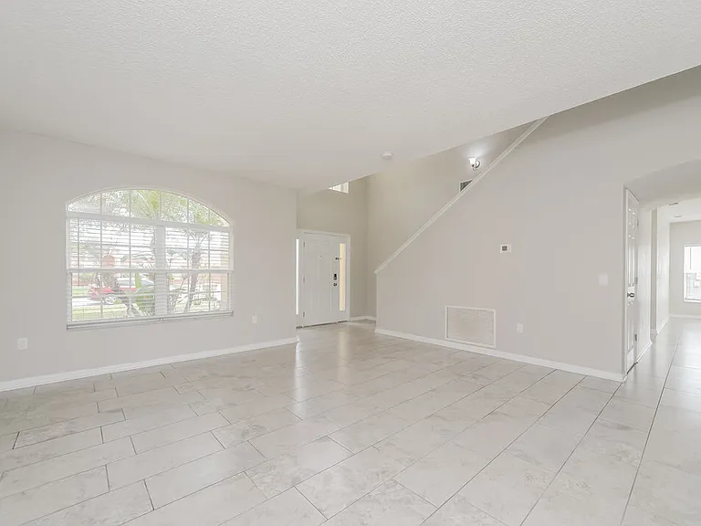 230 Beckenham Dr — Photo 5
