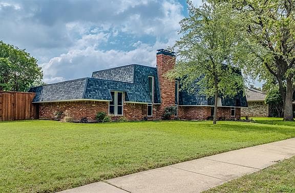 4th image of 1100 Yale Cir