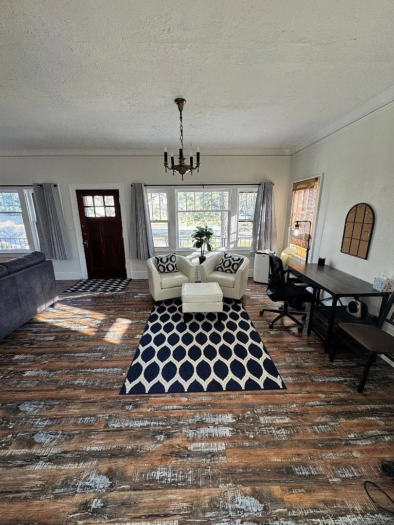 2201 W State St - Upstairs Unit — Photo 1