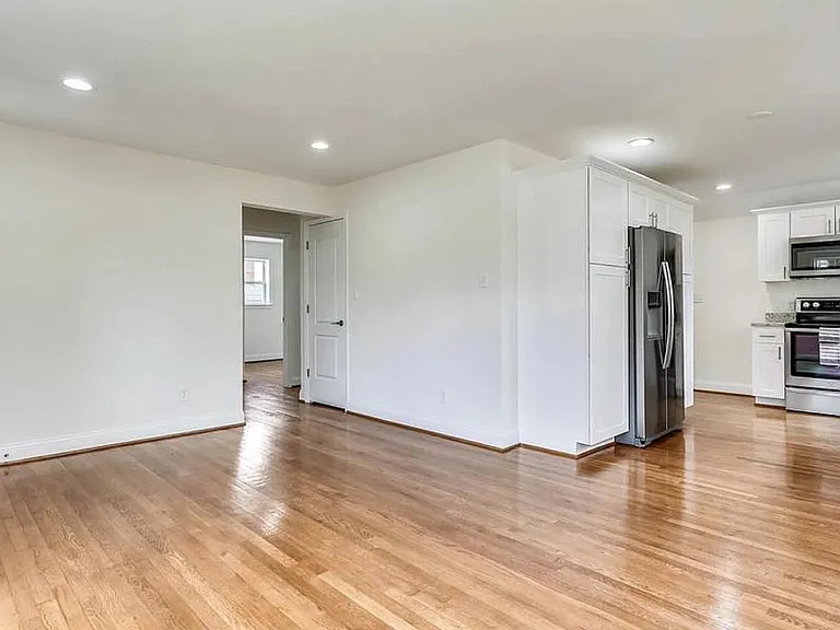 12728 Gould Rd — Photo 4