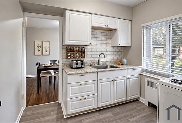 1st image of 3915 Elmwood Rd #11