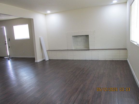 3rd image of 520 S 9th Ave