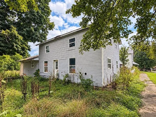 204 W Hakes St, Montgomery, MI 49255