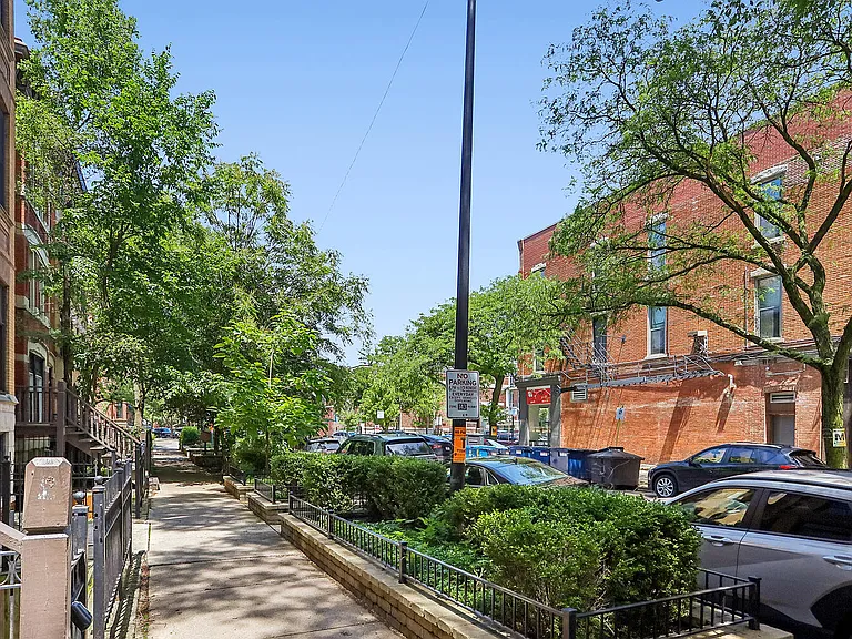 2212 N Sedgwick St #1 — Photo 3