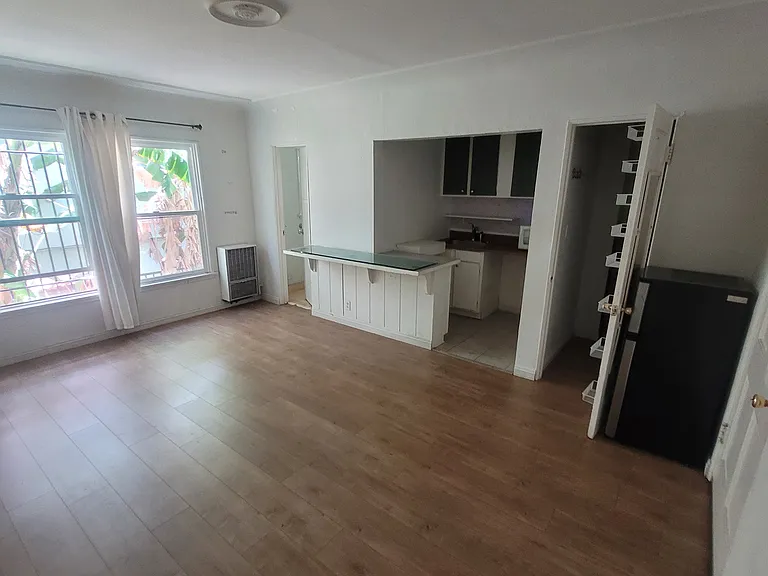 4754 Oakwood Ave #5 — Photo 1