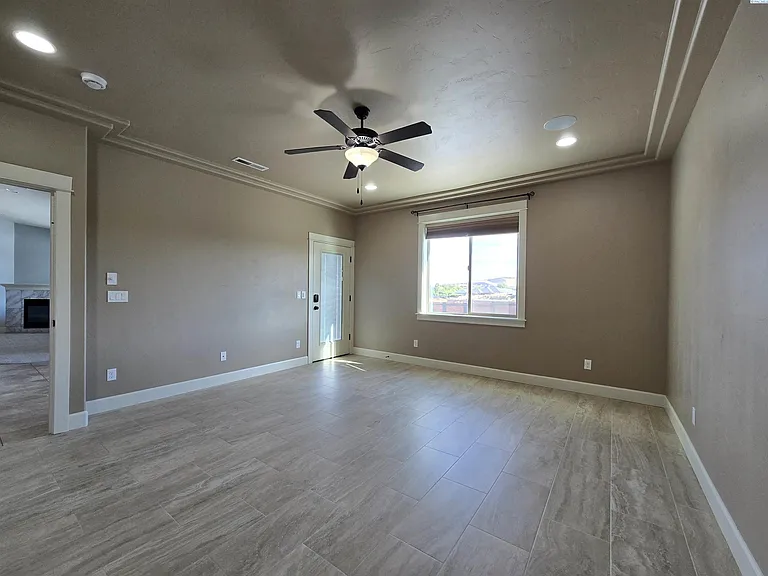 2914 Karlee Dr — Photo 12