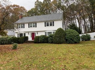 10 Candlewood Ln, Farmington, CT 06032