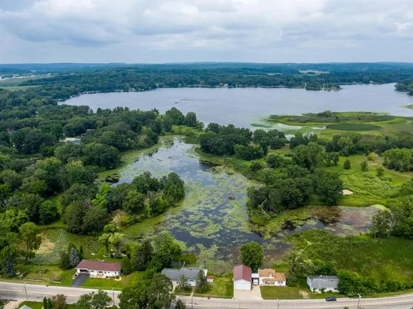 614 Lake St, Pardeeville, WI 53954