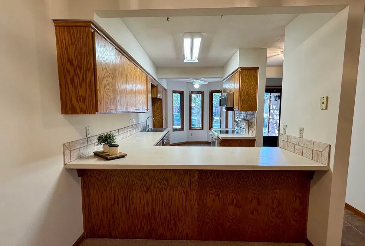 3 bed, 955 sqft, $1,850 — Photo 2
