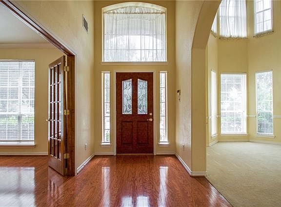 4th image of 2820 Northshore Blvd