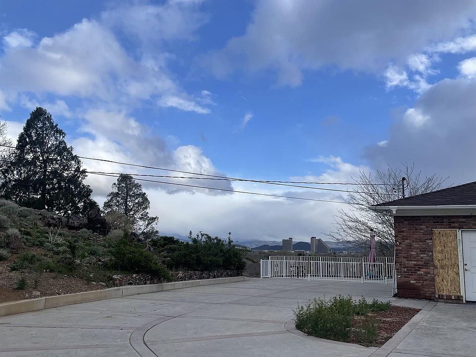 2nd image of 4955 Skyridge Ln