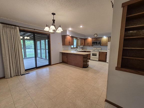 5th image of 406 S HAWTHORNE AVENUE