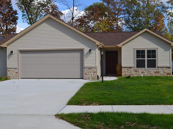 2nd image of 601 S Valley River Dr