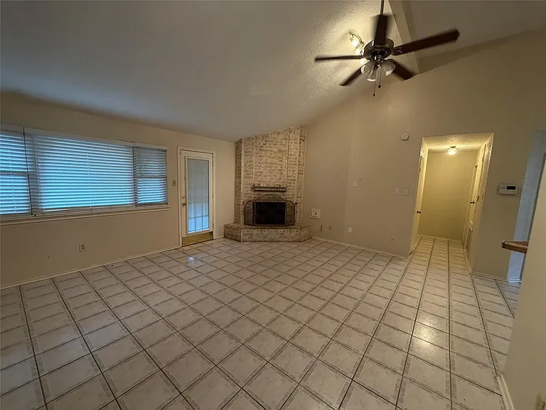 1423 Elkwood Dr — Photo 15