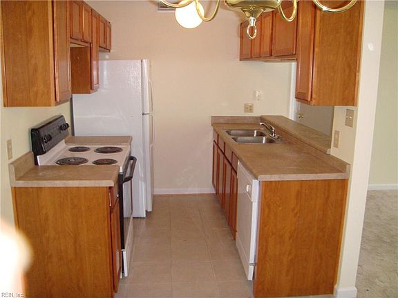 3rd image of 416 Shelter Dr